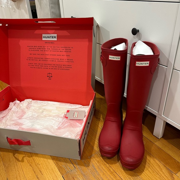 Women's HUNTER Original Tall Rain Boots - Picture 3 of 8